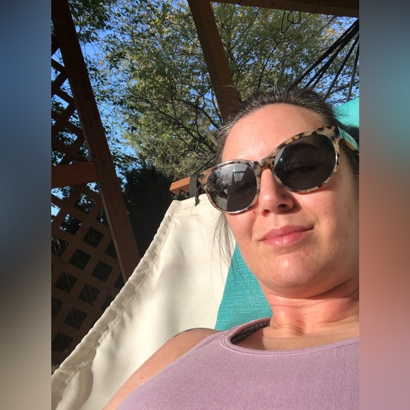 Meet your Posher, Dawn - Picture 2 of 2